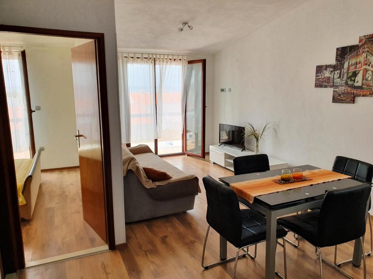 Aenona Sunny Apartment Vrsi Exterior photo