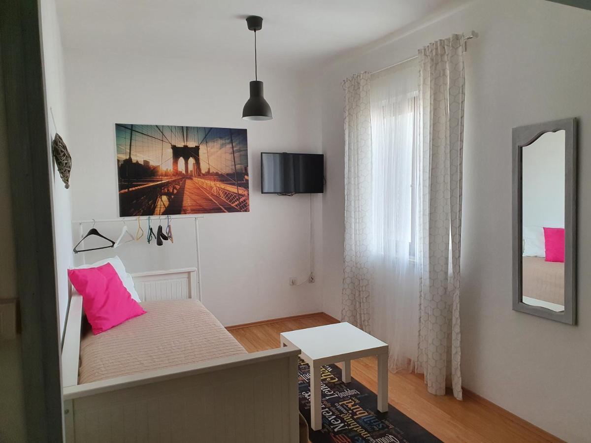 Aenona Sunny Apartment Vrsi Exterior photo